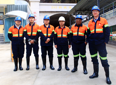 巴新波格拉金矿外方高管为AG真人娱乐山环保和社区关系点赞