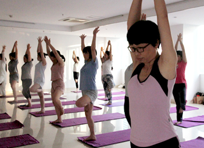 ；；；；づ惫ど硇目到 AG真人娱乐矿业工会推出瑜伽培训