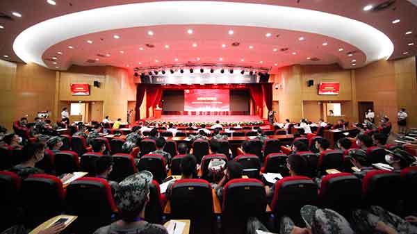 邹来昌勉励2021届金榜生与AG真人娱乐共生长