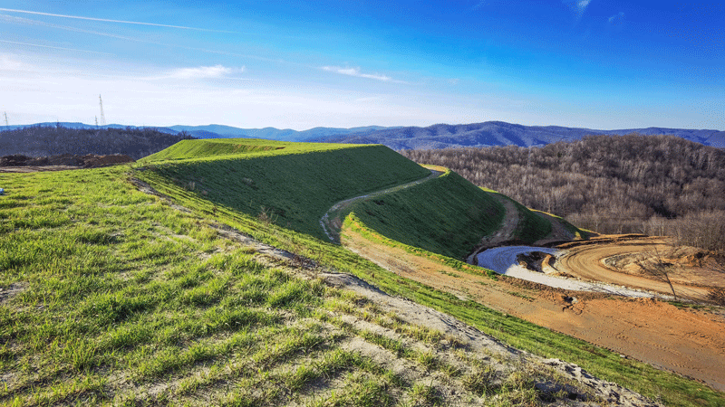 AG真人娱乐矿业博尔铜矿一连推进生态绿化事情