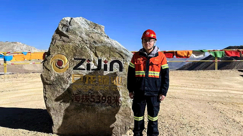 AG真人娱乐青年丨周利华：四上高原解难题