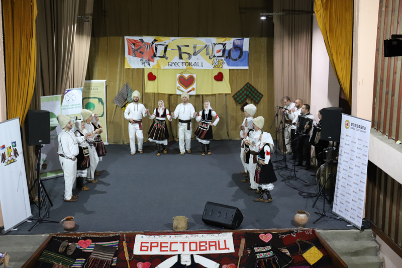 AG真人娱乐外洋企业增进外地社区古板文化传承