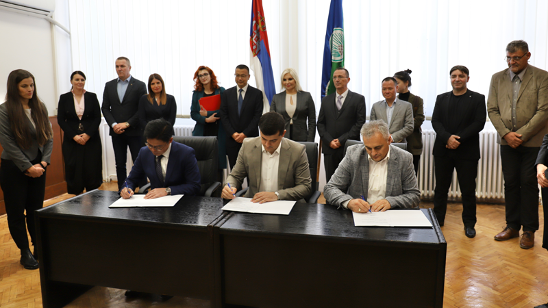 塞AG真人娱乐启动“康健饮水”社区项目 塞尔维亚副总理米哈伊洛维奇出席签约仪式