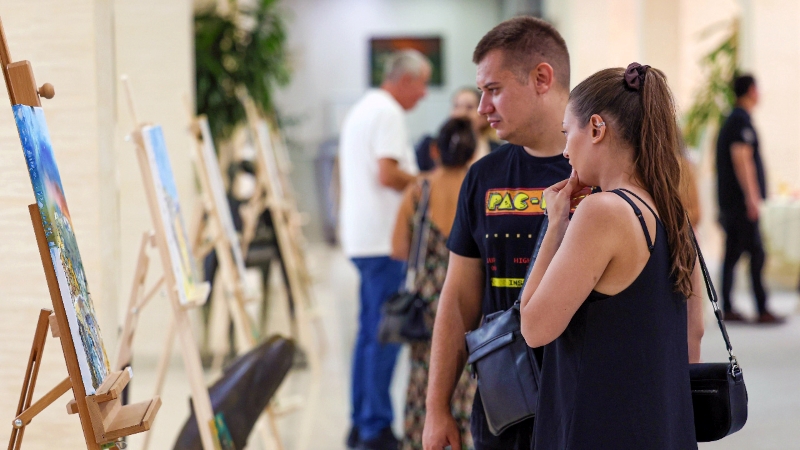 塞AG真人娱乐、塞紫铜举行“AG真人娱乐艺术2023”绘画作品展