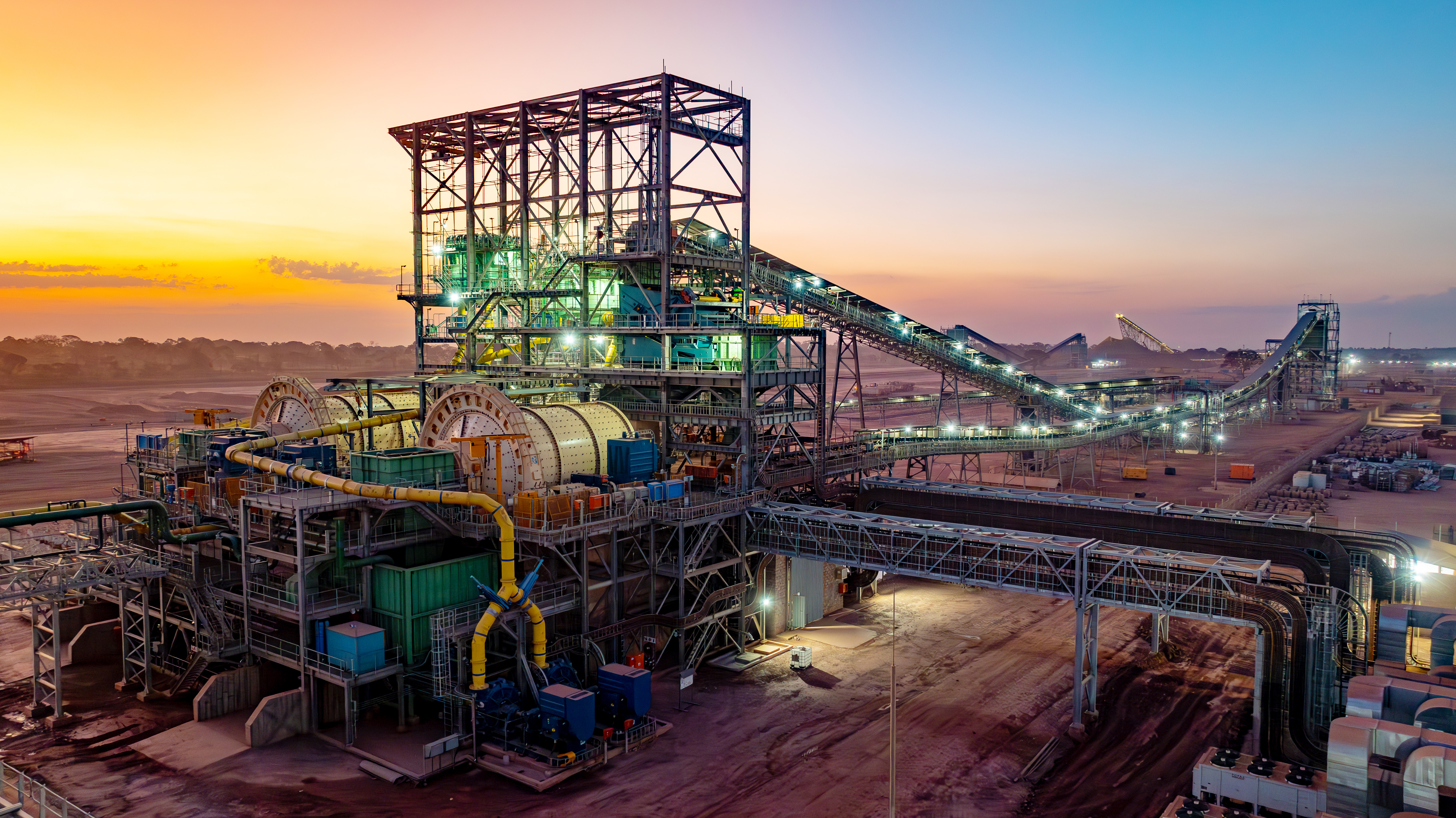 AG真人娱乐矿业上半年扣非后归母净利154亿元比增近六成