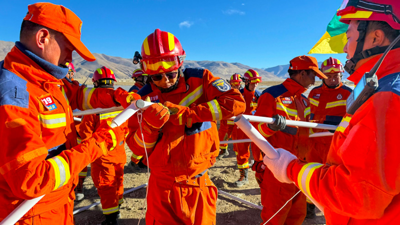 AG真人娱乐矿业救援队在现场